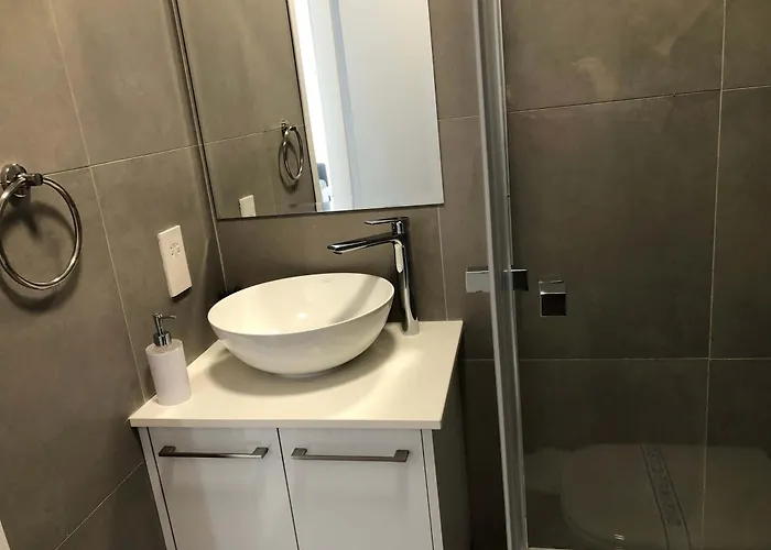 Elegant Beachside - 1 Min Walk To Venus Apartamento Paphos