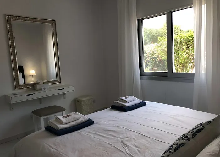 Elegant Beachside - 1 Min Walk To Venus Paphos