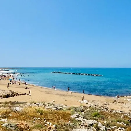 Apartment Elegant Beachside - 1 Min Walk To The *