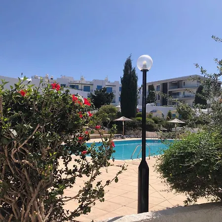Elegant Beachside - 1 Min Walk To The
