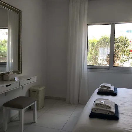 Elegant Beachside - 1 Min Walk To The