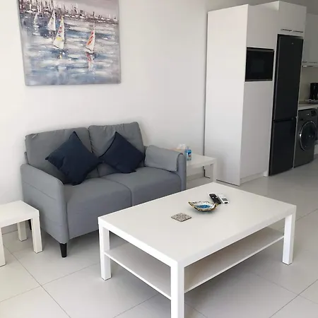 Elegant Beachside - 1 Min Walk To The