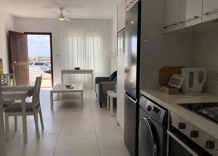 Elegant Beachside - 1 Min Walk To Venus Daire *